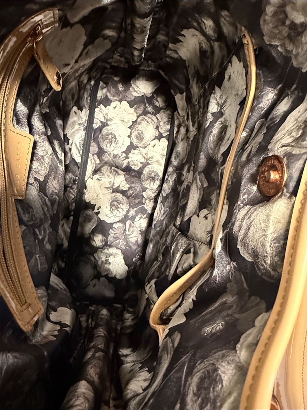Ted Baker Tan Patent Quilted Shoulder Tote - Picture 10 of 13